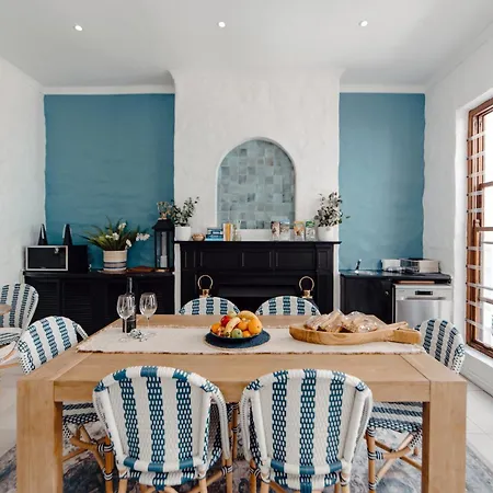 Mediterranean Style Accommodation In De Waterkant-2